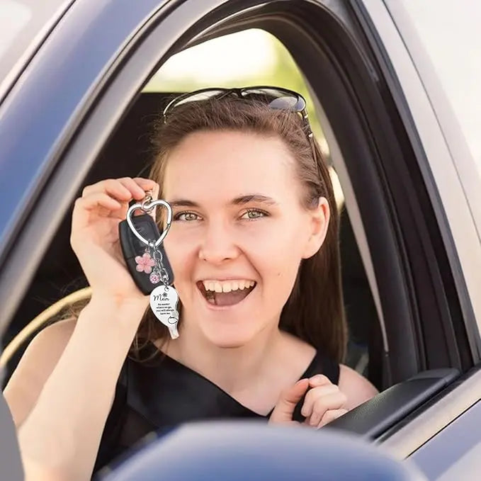 Heartfelt Mom Keychain - A Little Reminder of Love 💖 ❤️ 💕Mother's Day gifts